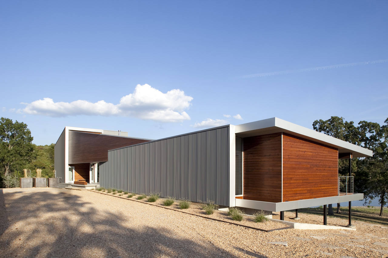 Postcard House / Hufft Projects
