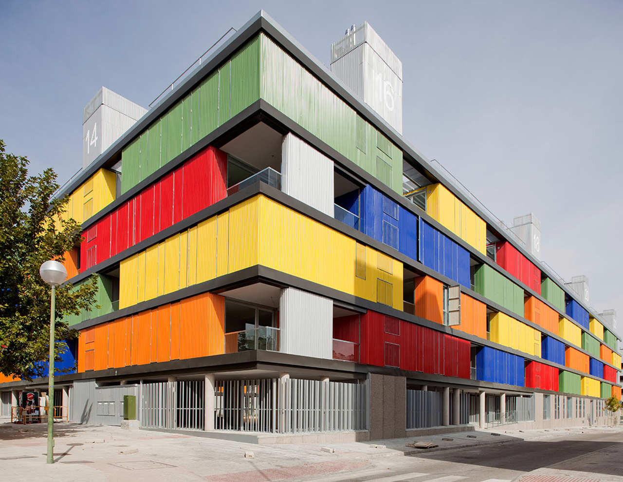 Housing Building in Carabanchel / Amann-Canovas-Maruri, © Miguel de Guzmán