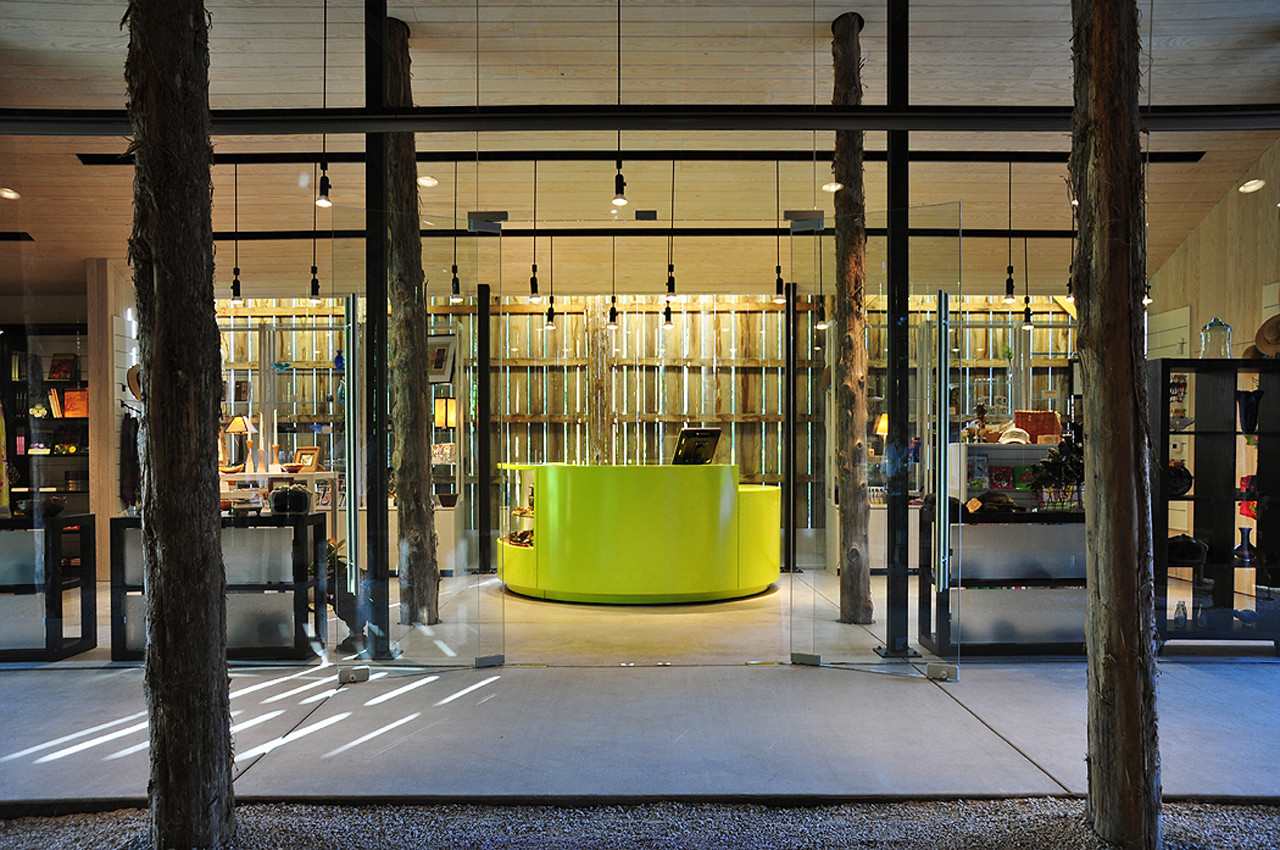 Yew Dell Gardens Visitor Center / De Leon & Primmer Architecture Workshop, Courtesy of Roberto de Leon