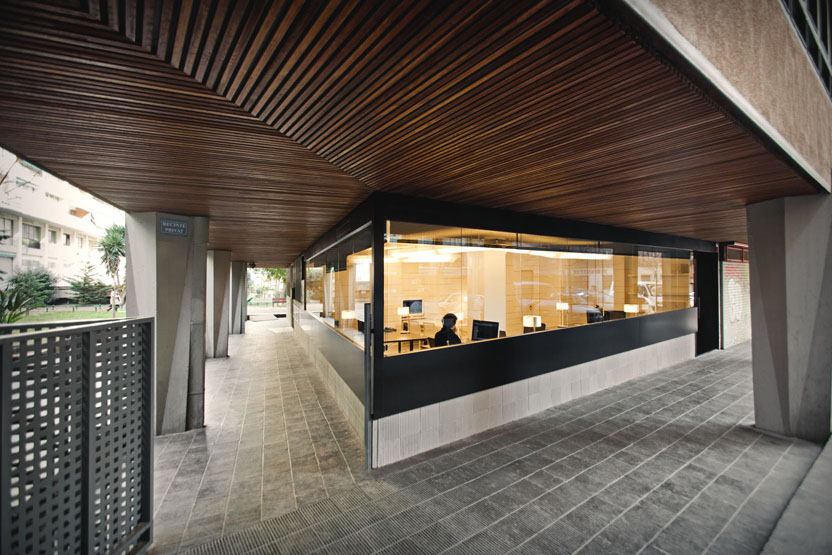 Architecture Studio in Barcelona / Dom Arquitectura, © Jordi Anguera
