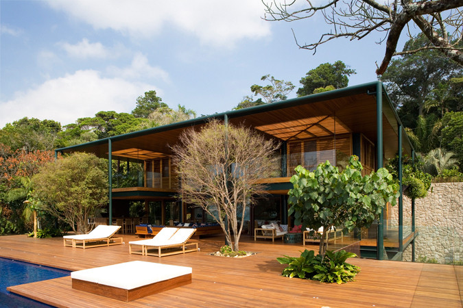 Guarujá House / Bernardes Jacobsen