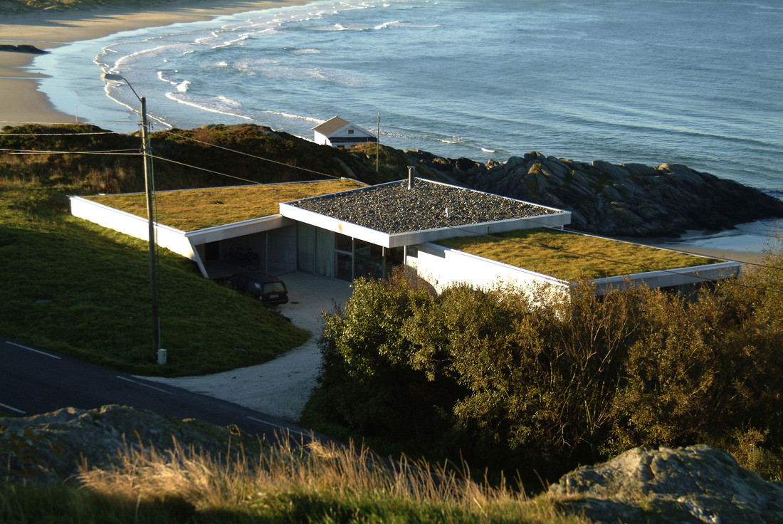 Villa by the Ocean / JVA