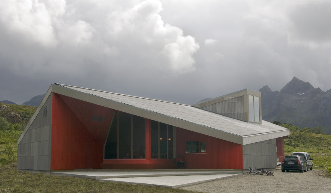 Dønning Community Building / JVA