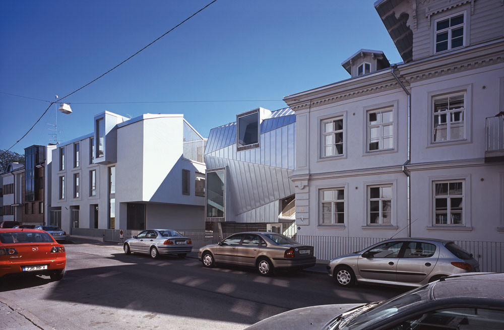 Koidula Apartment Building / 3+1 Architects