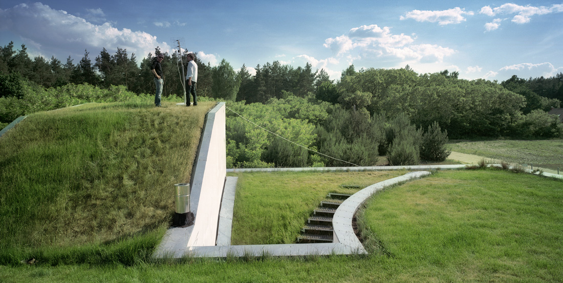 OUTrial House / KWK PROMES