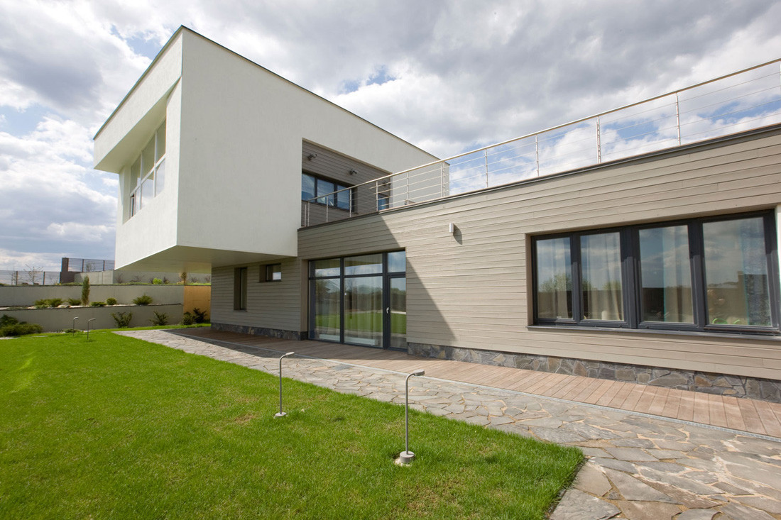 House 02 / za bor Architects