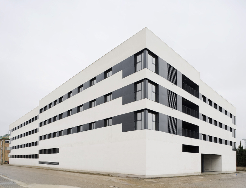 44 Social Housing / Magén Arquitectos, © Jesús Granada