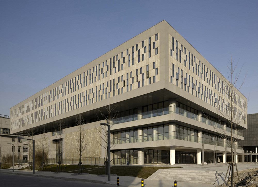 PKU University Of Law / Kokaistudios, © Charlie Xia
