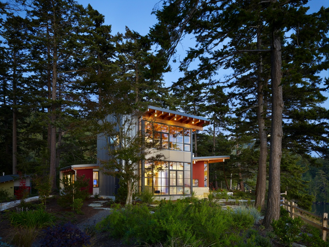 Chuckanut Drive Residence / Miller Hull Partnership