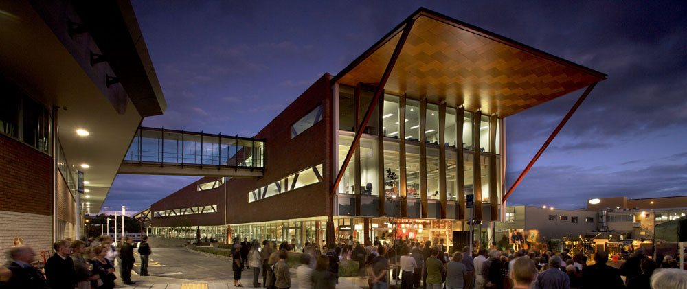 Waitakere Library And UNITEC Facilities / Architectus + Athfield Architects, © Simon Devitt