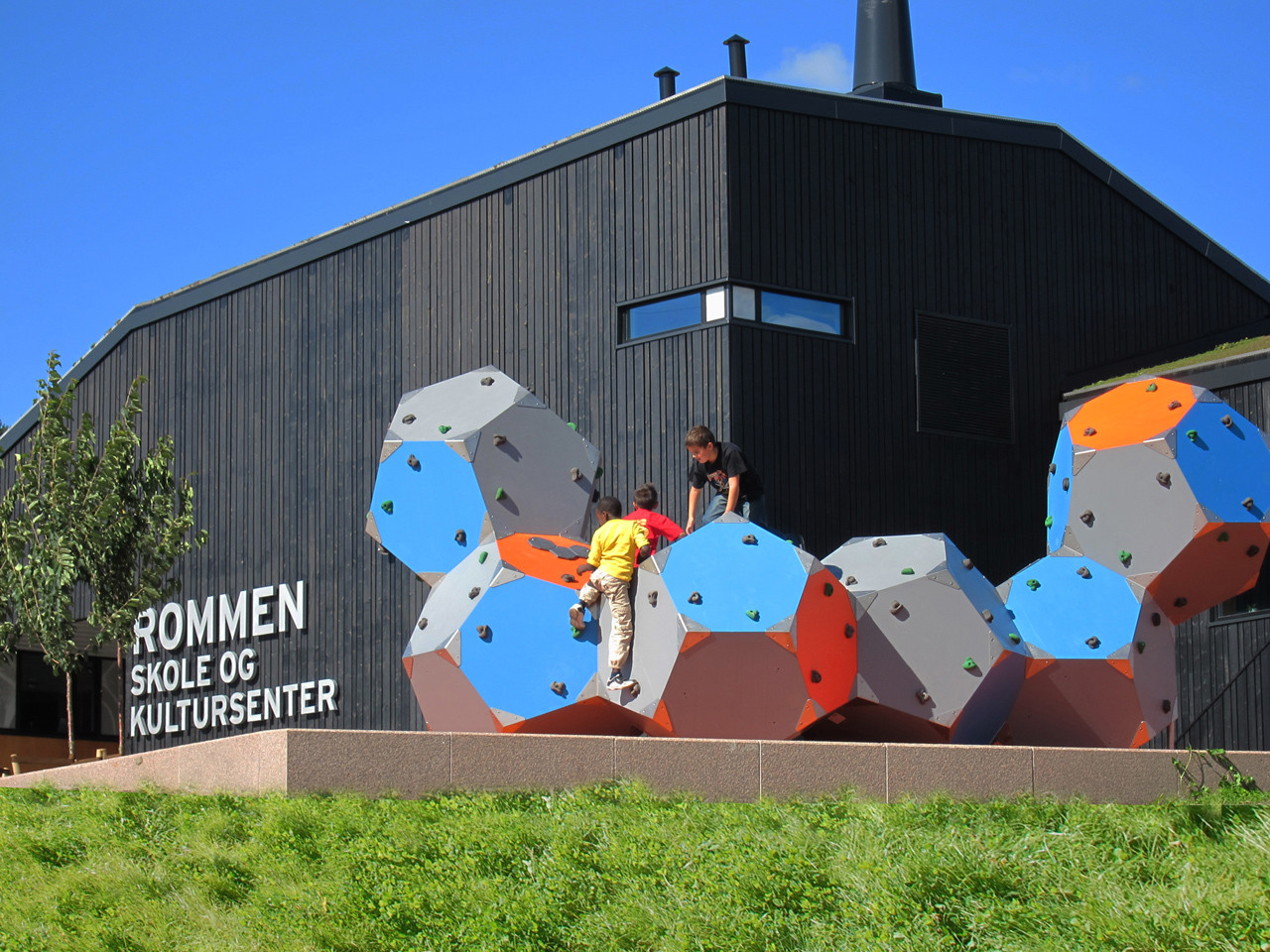 Rommen School and Cultural Center / Østengen & Bergo AS, © Østengen & Bergo AS