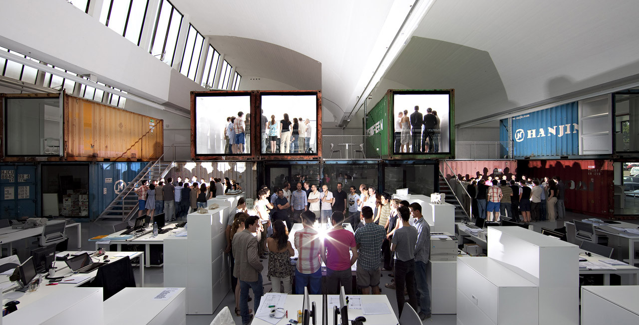 Cargo / group8, © Régis Golay, FEDERAL Studio