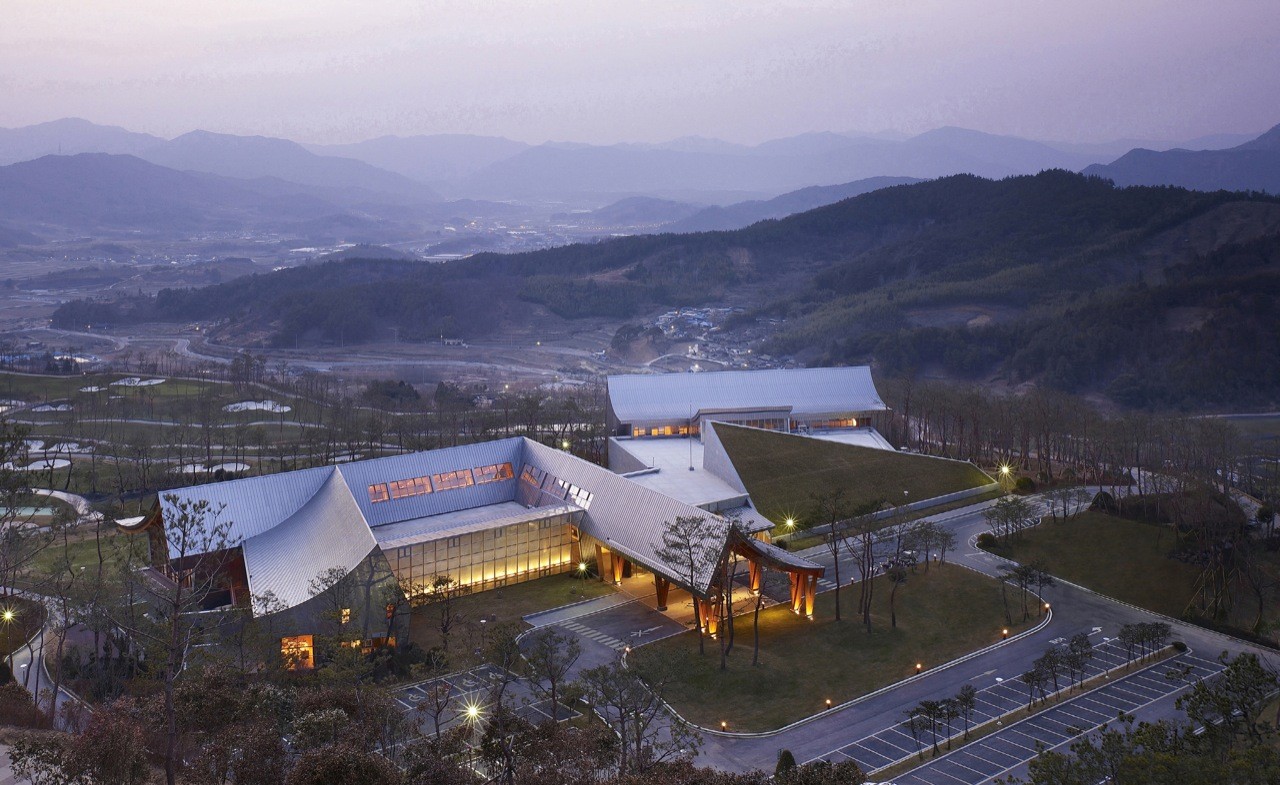 Lake Hills Suncheon Golf Resort / Ken Min Architects, © Kim Yong Kwan
