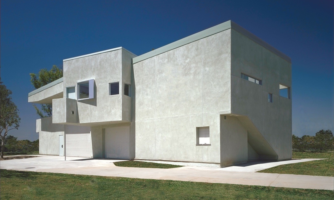Reggie Rodriguez Community Center / Sparano + Mooney Architecture, © Toshi Yashimi
