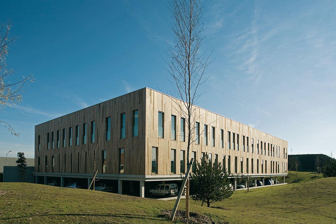 Seine-Amont Site Management Offices / aasb_agence d’architecture suzelbrout, © Hervé Abbadie