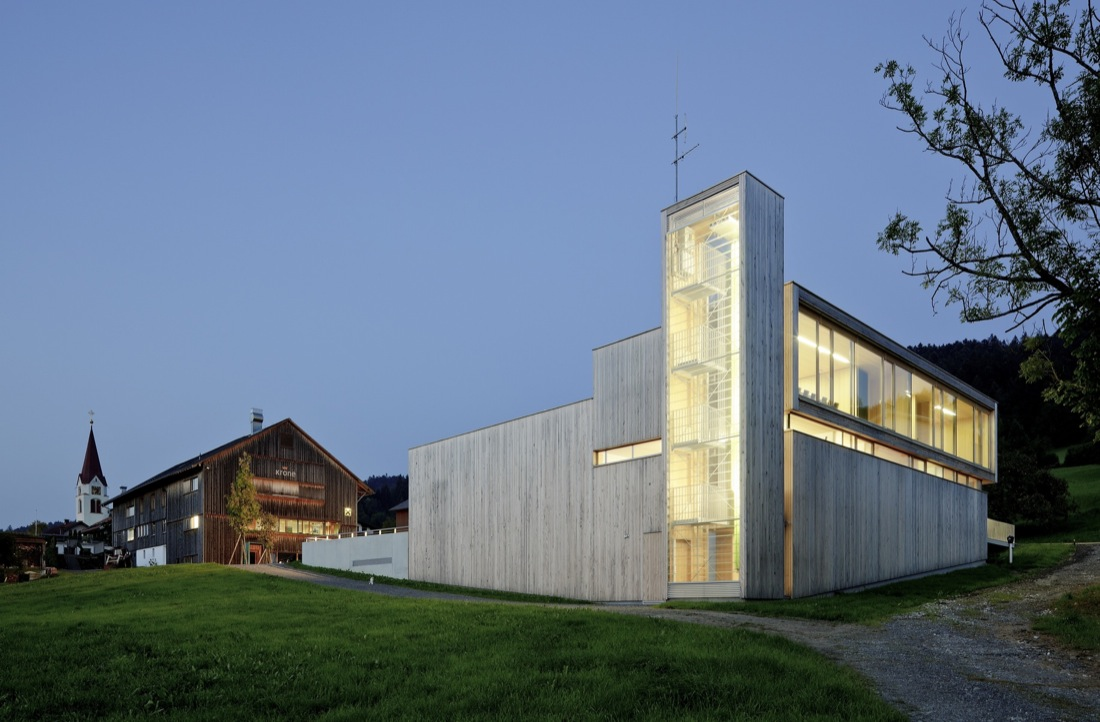 Fire Station In Sulzberg-Thal / Dietrich | Untertrifaller Architekten, © Bruno Klomfar