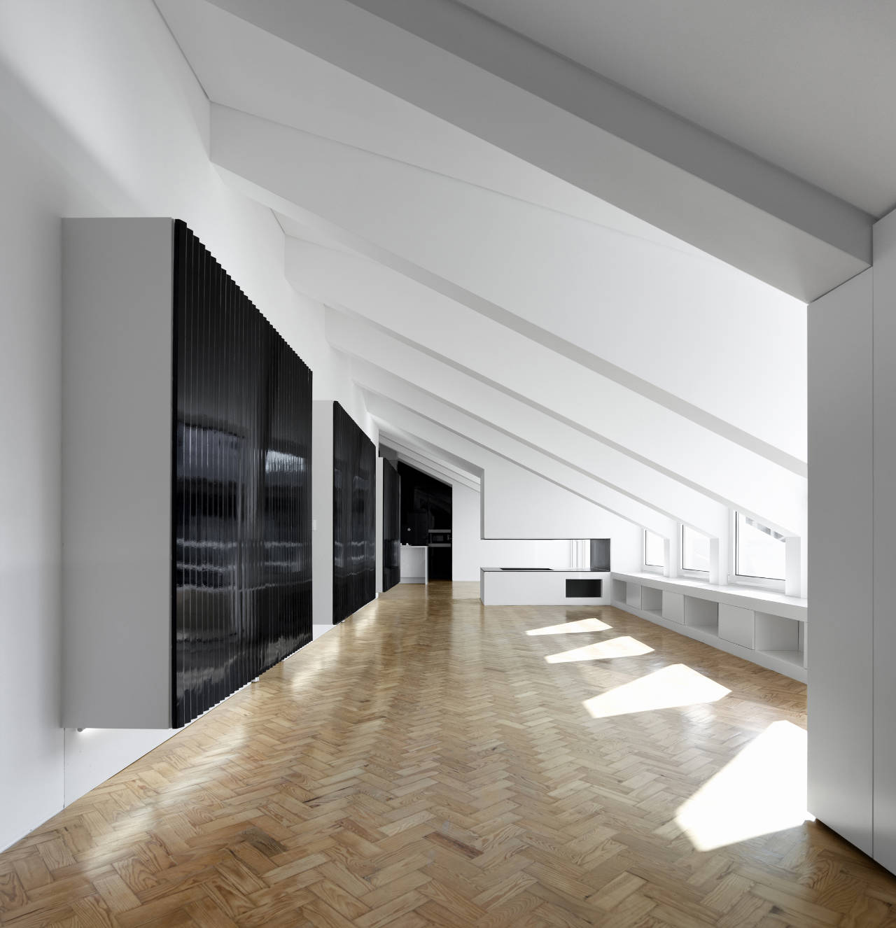 RF Apartment / João Tiago Aguiar, © FG+SG – Fernando Guerra