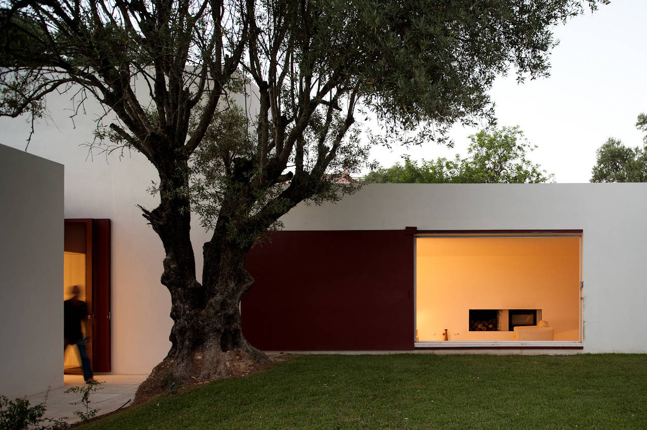 House of Agostos / Pedro Domingos Arquitectos, © FG+SG - Fernando Guerra