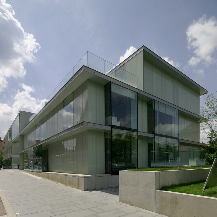 Beauty Center / ZSK Architects, © Tamás Bujnovszky
