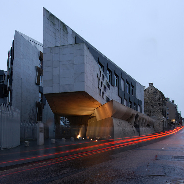 AD Classics: The Scottish Parliament / Enric Miralles