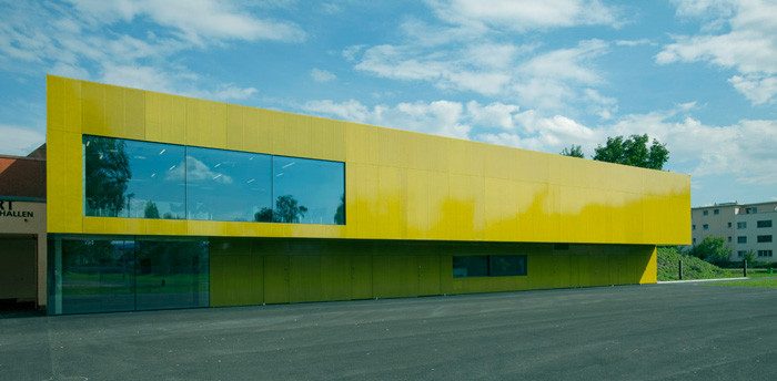 Extension of the multifunctional double sports halls in the Eichi Centre Niederglatt / L3P Architects, © Vito Stallone