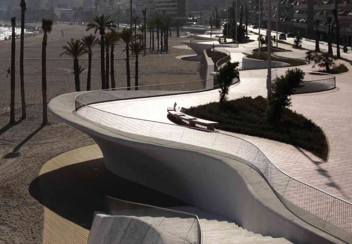 Paseo Marítimo Playa Poniente / OAB, © Alejo Bagué