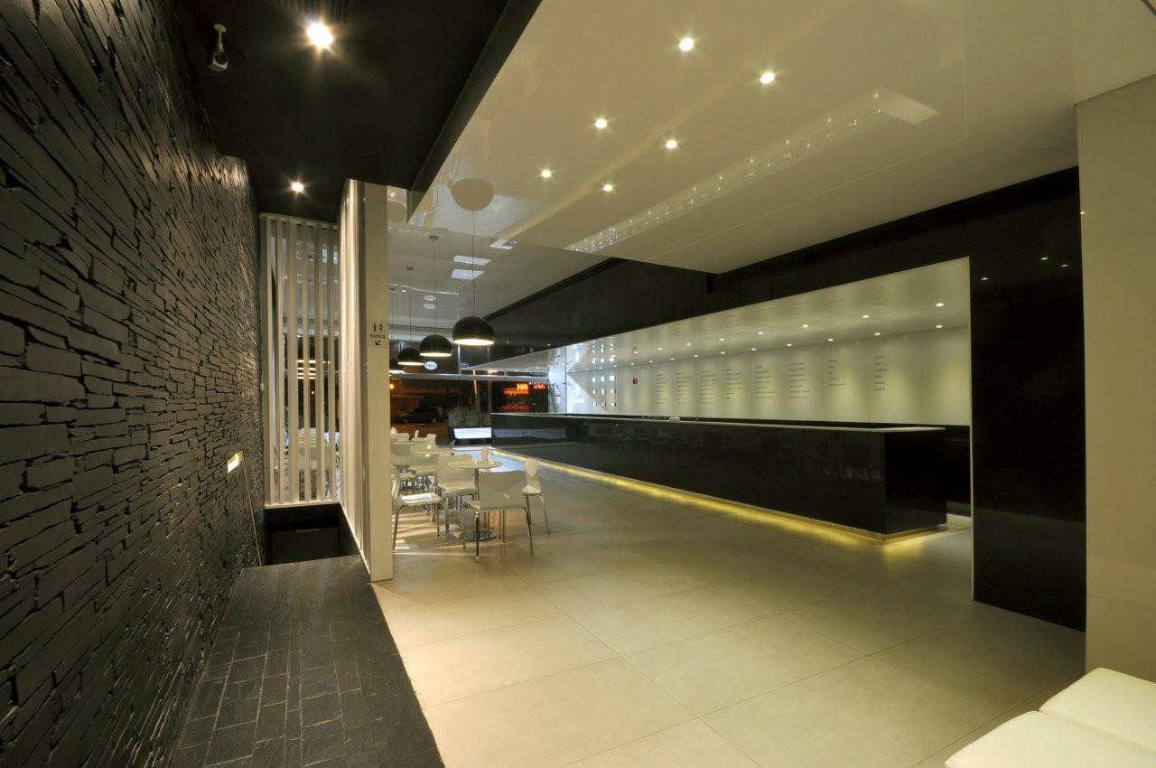Heladería Arnaldo / Vanguarda Architects, © Luis Abregú