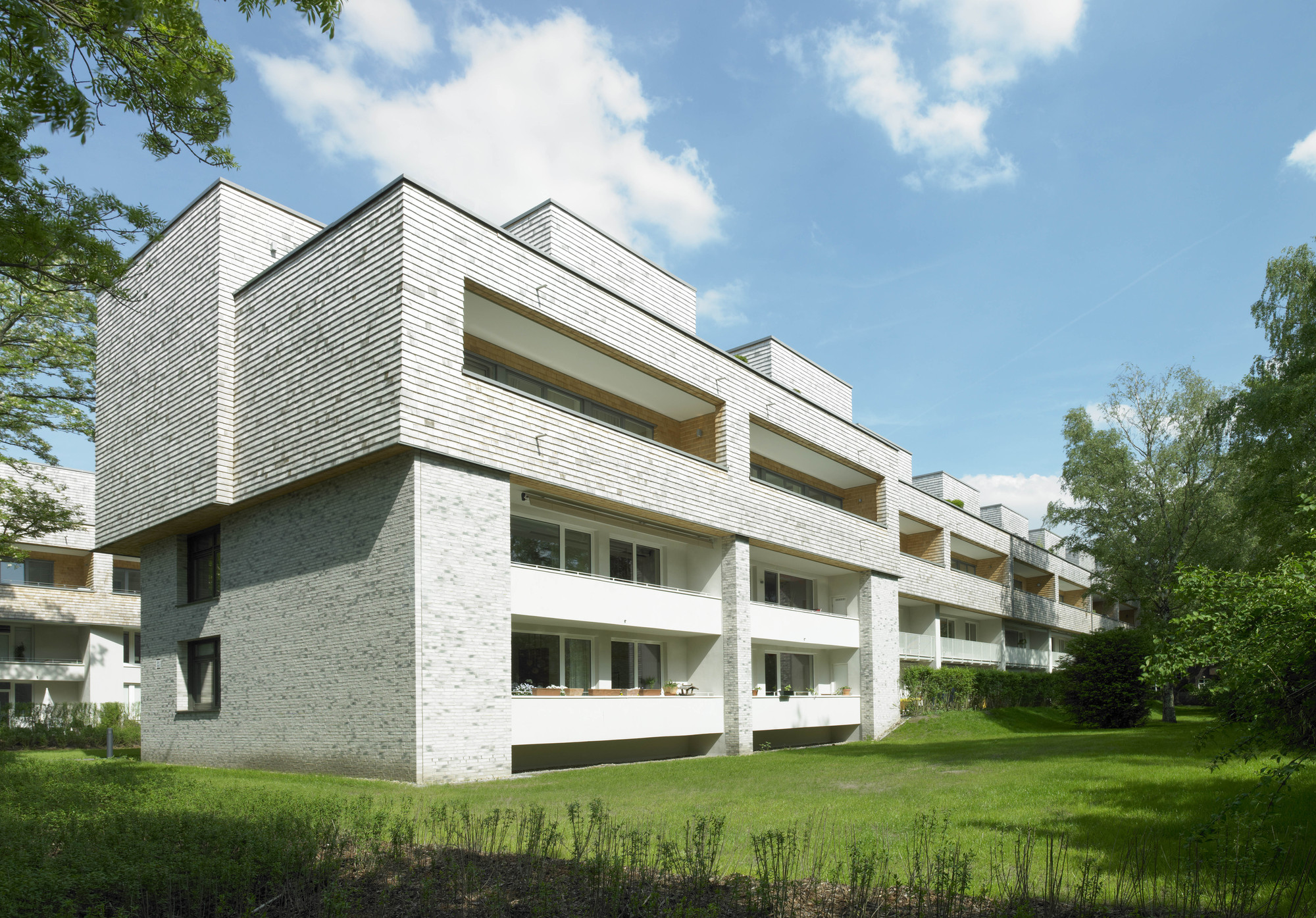 Treehouses Bebelallee / blauraum, Courtesy of blauraum