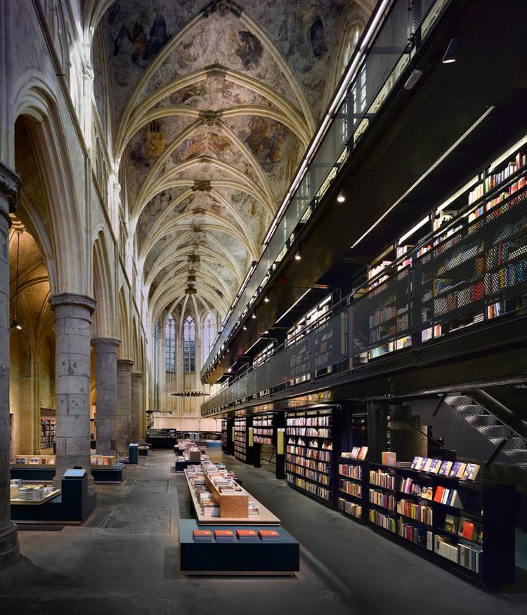 Librería dentro de una Iglesia / Merkx + Girod Architecten, © Cush Design Studio