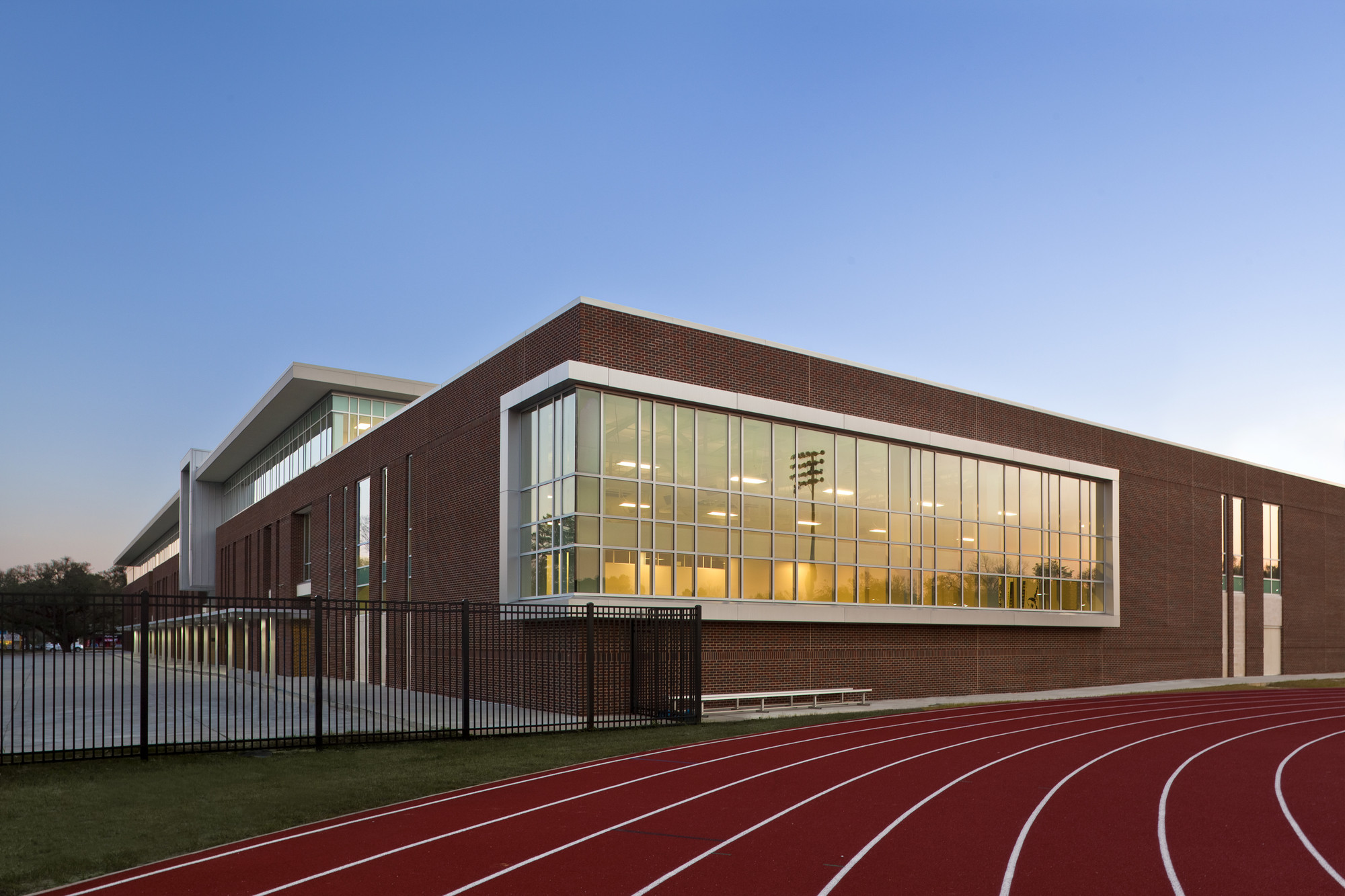 Gallery of Baton Rouge High School / Chenevert Architects