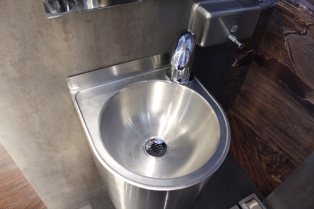 Productos de Baño en Acero Inoxidable / CHC Roca | Wasser
