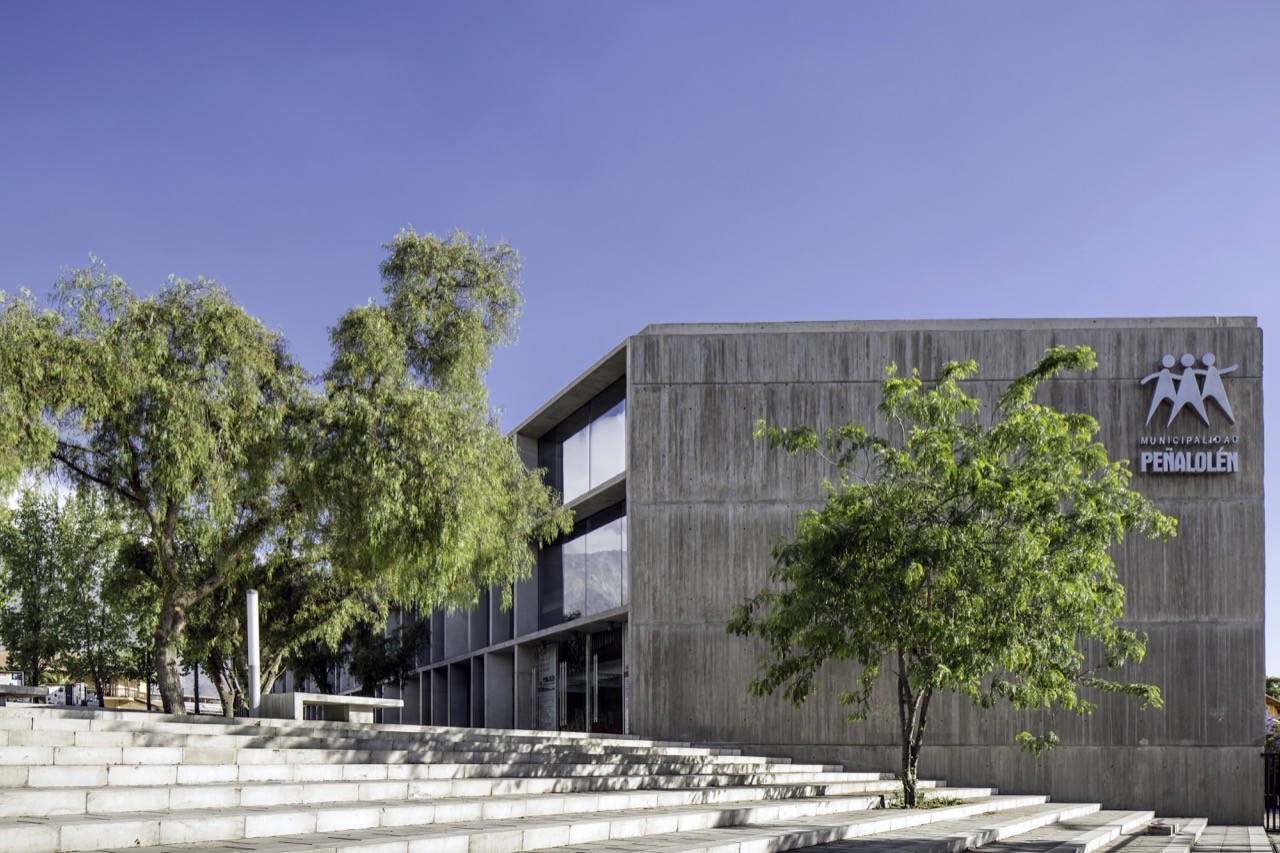 Centro de Atención al Vecino / Gubbins Arquitectos, Polidura + Talhouk Arquitectos, © Aryeh Kornfeld
