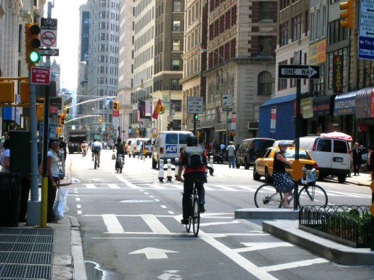 Ciclovia-nueva-york-por-design-for-health-via-flickr-528x396