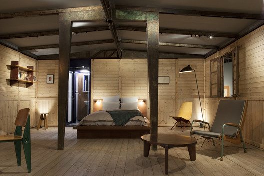 Interior of Jean Prouvé's Demountable house as adapted by Rogers Stirk Harbour + Partners. Image © Rogers Stirk Harbour + Partners