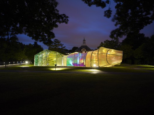 SelgasCano, Serpentine Pavilion 2015, London. Image © John Offenbach SelgasCano, Serpentine Pavilion 2015, London. Image © John Offenbach