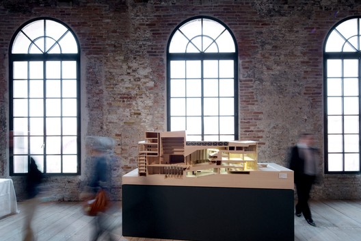 From the Pavilion of Turkey at the 2014 Venice Biennale, "Places of Memory". Image © Nico Saieh From the Pavilion of Turkey at the 2014 Venice Biennale, "Places of Memory". Image © Nico Saieh