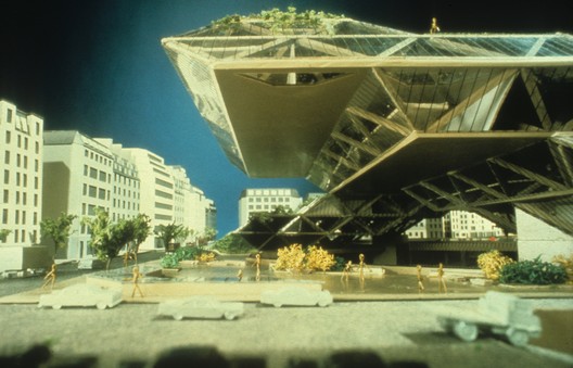 Moshe Safdie's design for the Centre Pompidou. Image Courtesy of Safdie Architects Moshe Safdie's design for the Centre Pompidou. Image Courtesy of Safdie Architects