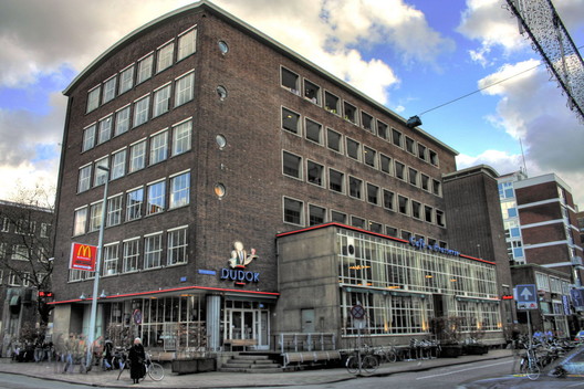Dudok Cafe, located inside a Dudok-designed building in Rotterdam. Image © Flickr CC user cak-cak, licensed under CC BY-NC-ND 2.0 Dudok Cafe, located inside a Dudok-designed building in Rotterdam. Image © Flickr CC user cak-cak, licensed under CC BY-NC-ND 2.0