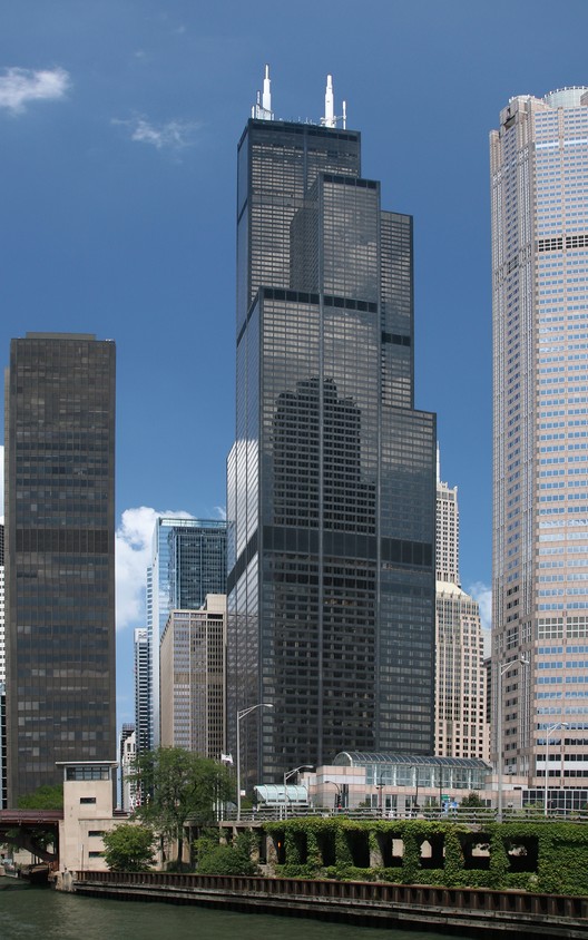 Willis Tower (former Sears Tower). Image © TonyTheTiger [Wikipedia] under license CC BY 2.0