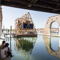 NLÉ's Makoko Floating School at the 2016 Venice Biennale. Image © Laurian Ghinitoiu