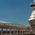 Terminal de Cruceros de Oporto / Luís Pedro Silva Arquitecto. Image © Fernando Guerra | FG+SG Terminal de Cruceros de Oporto / Luís Pedro Silva Arquitecto. Image © Fernando Guerra | FG+SG