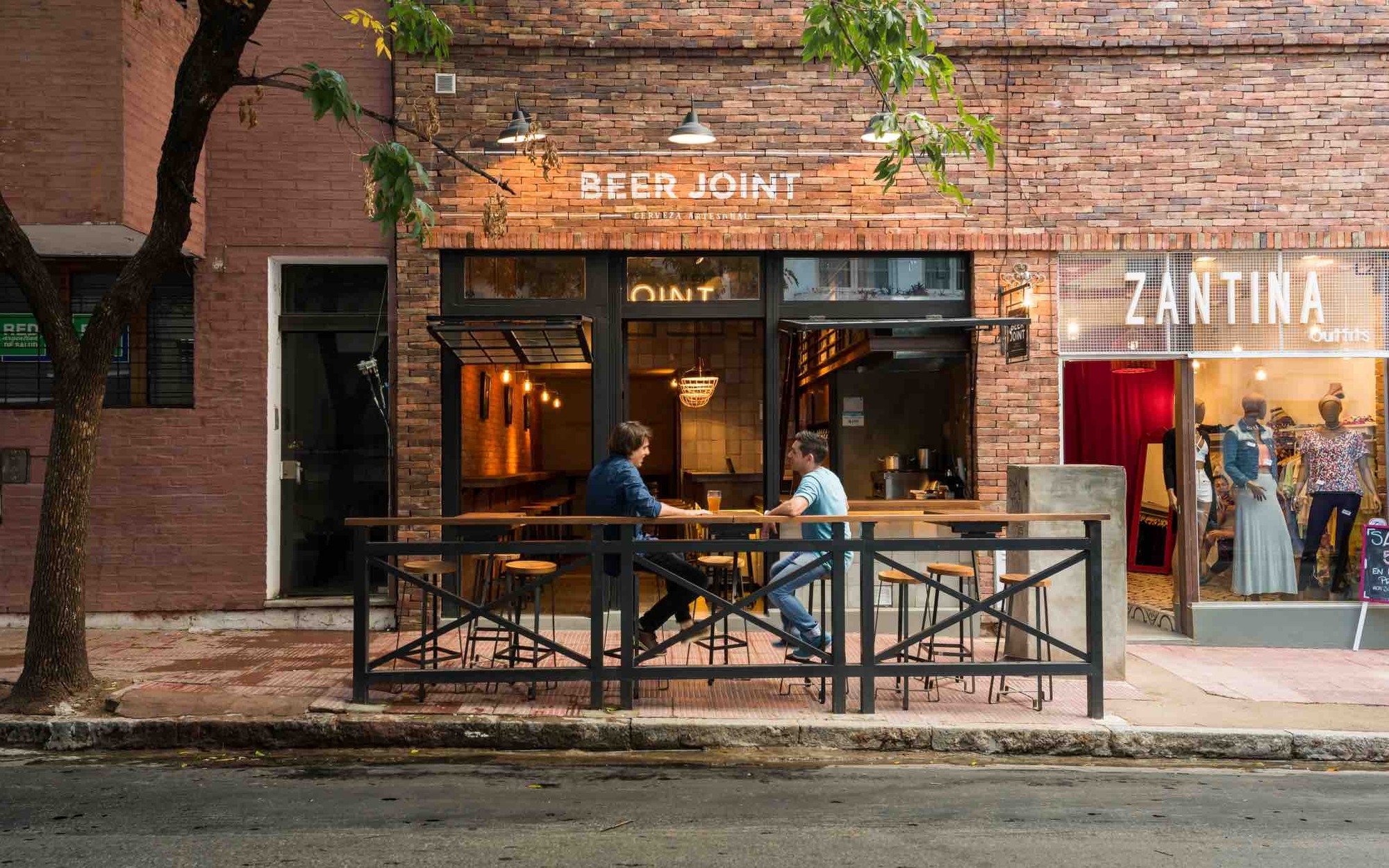 Beer Joint / Estudio Montevideo + Pablo Dellatorre ArchDaily México