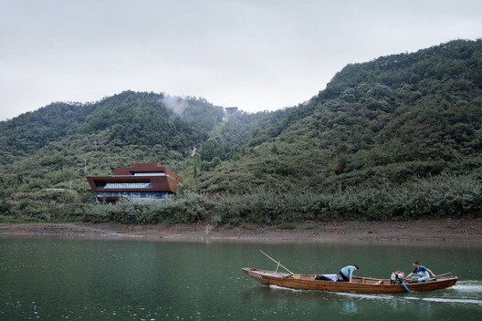 Qiandao Lake Cable Car Station / Archi-Union Architects