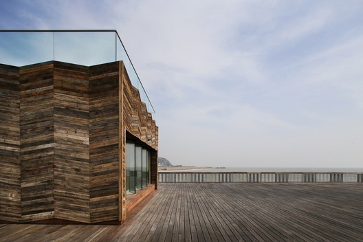 Hastings Pier / dRMM Architects. Image © Alex de Rijke