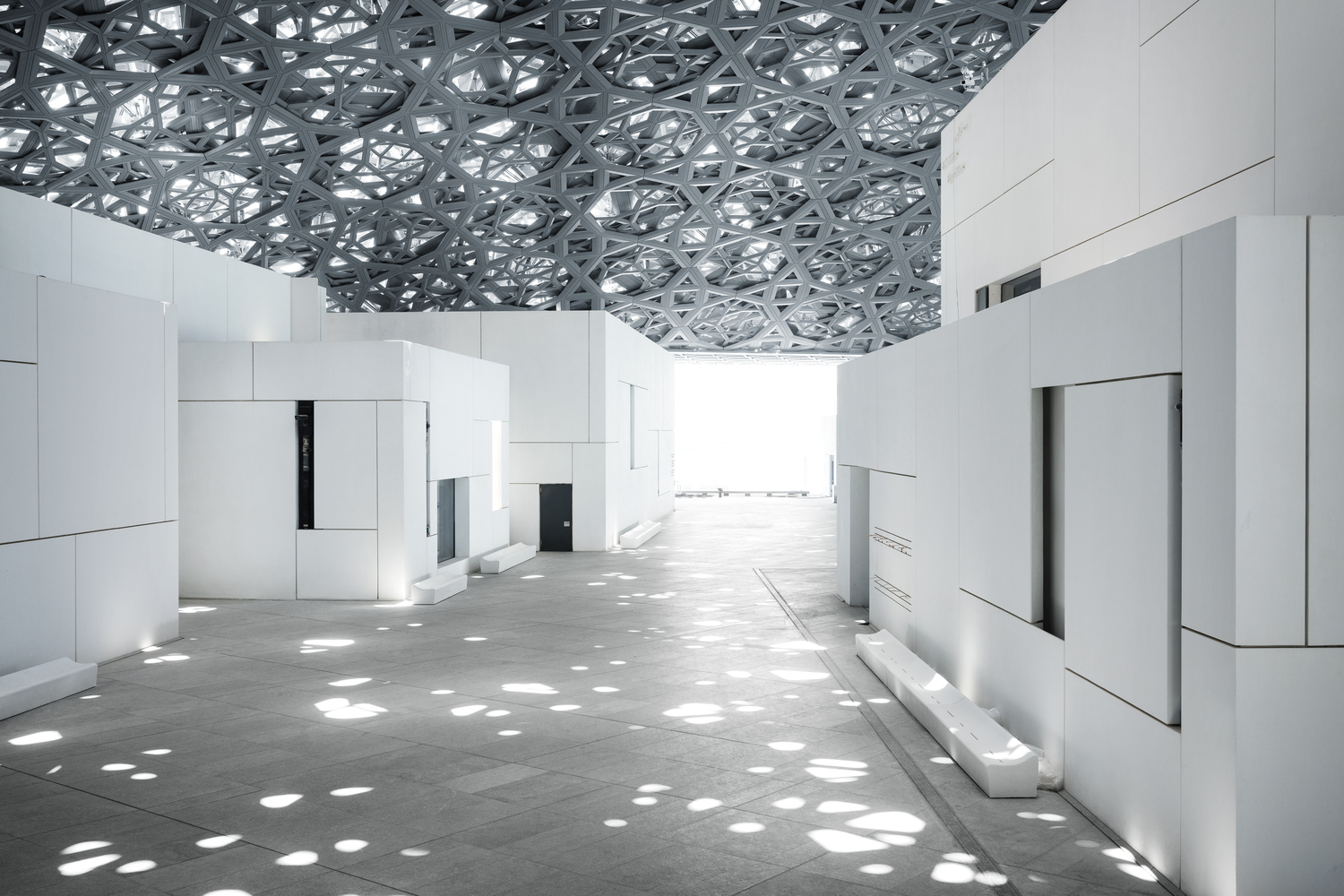 Louvre Abu Dhabi Announces November Grand Opening,Louvre Abu Dhabi’s ‘rain of light’. Image © Mohamed Somji