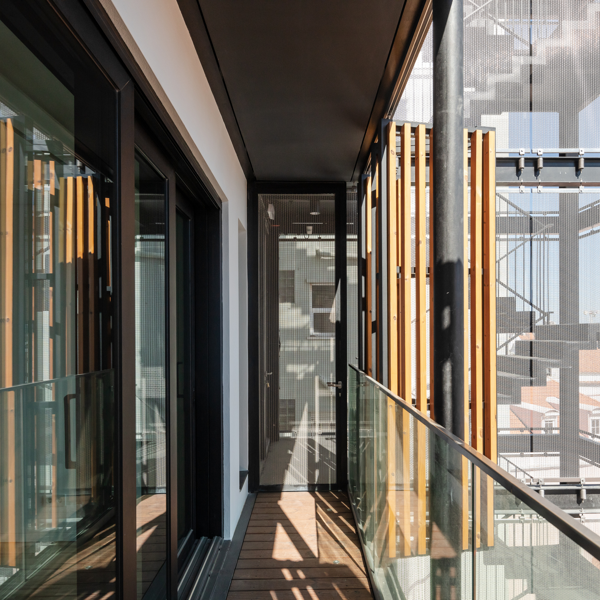 画廊 里斯本木质公寓 / Plano Humano Arquitectos  - 13