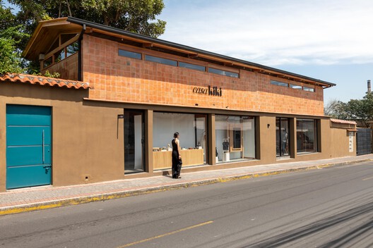East Block & Versatile Space / El Sindicato Arquitectura