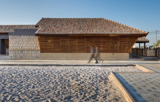 Factory Canteen Agrocel Dhordo / Studio Dot