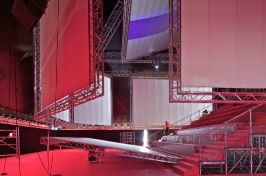 Curta-metragem de Kanye West estreia em pavilhão temporário projetado por OMA para Cannes (5)