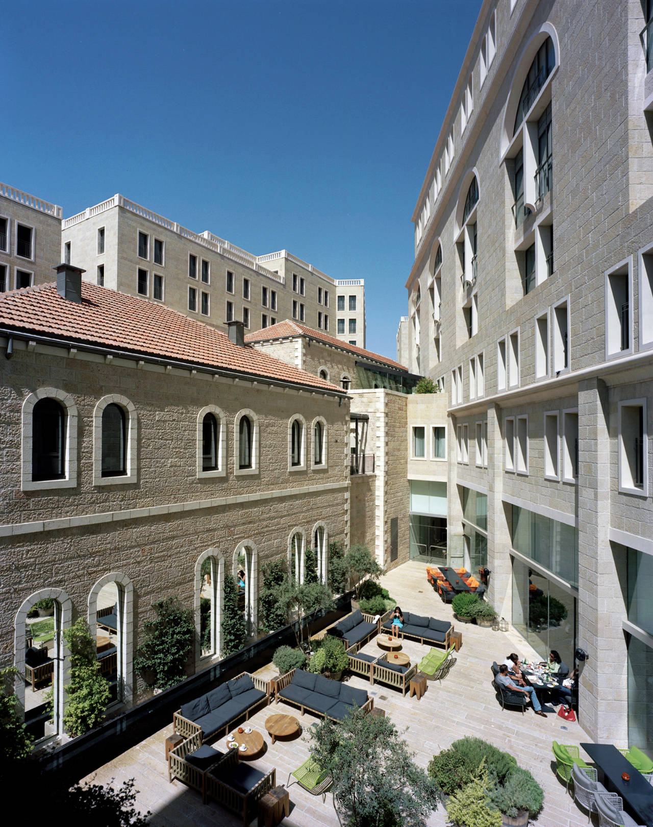  Mamilla Hotel / Safdie Architects  - Imagem 11 de 12